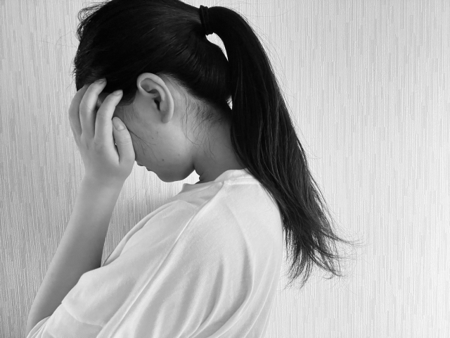 一時的な気分の落ち込みとうつ病の症状の違いを比較
