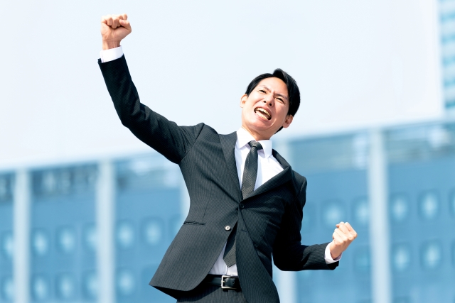 躁状態の原因となる脳内の神経伝達物質と要因のイメージ