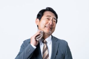 男性更年期障害の治療法を解説するイメージ